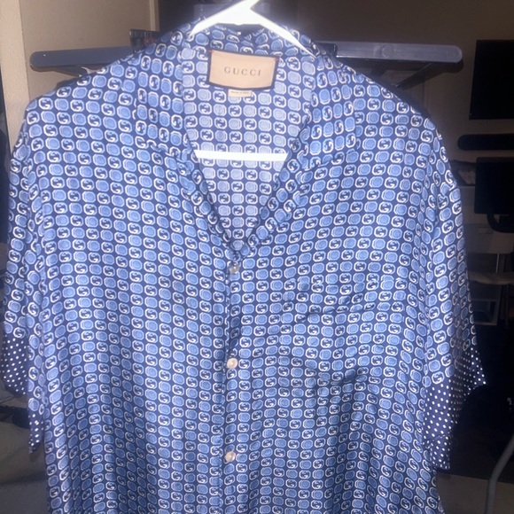 Blue Gucci Mens button up, Camp-Collar Logo-Print Silk Shirt size medium - Picture 4 of 6